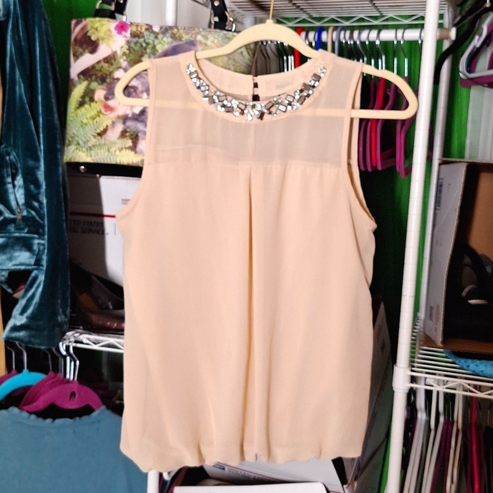 HEART SOUL SIZE MEDIUM CREAM BLOUSE WITH RHINESTONE NECKLINE
